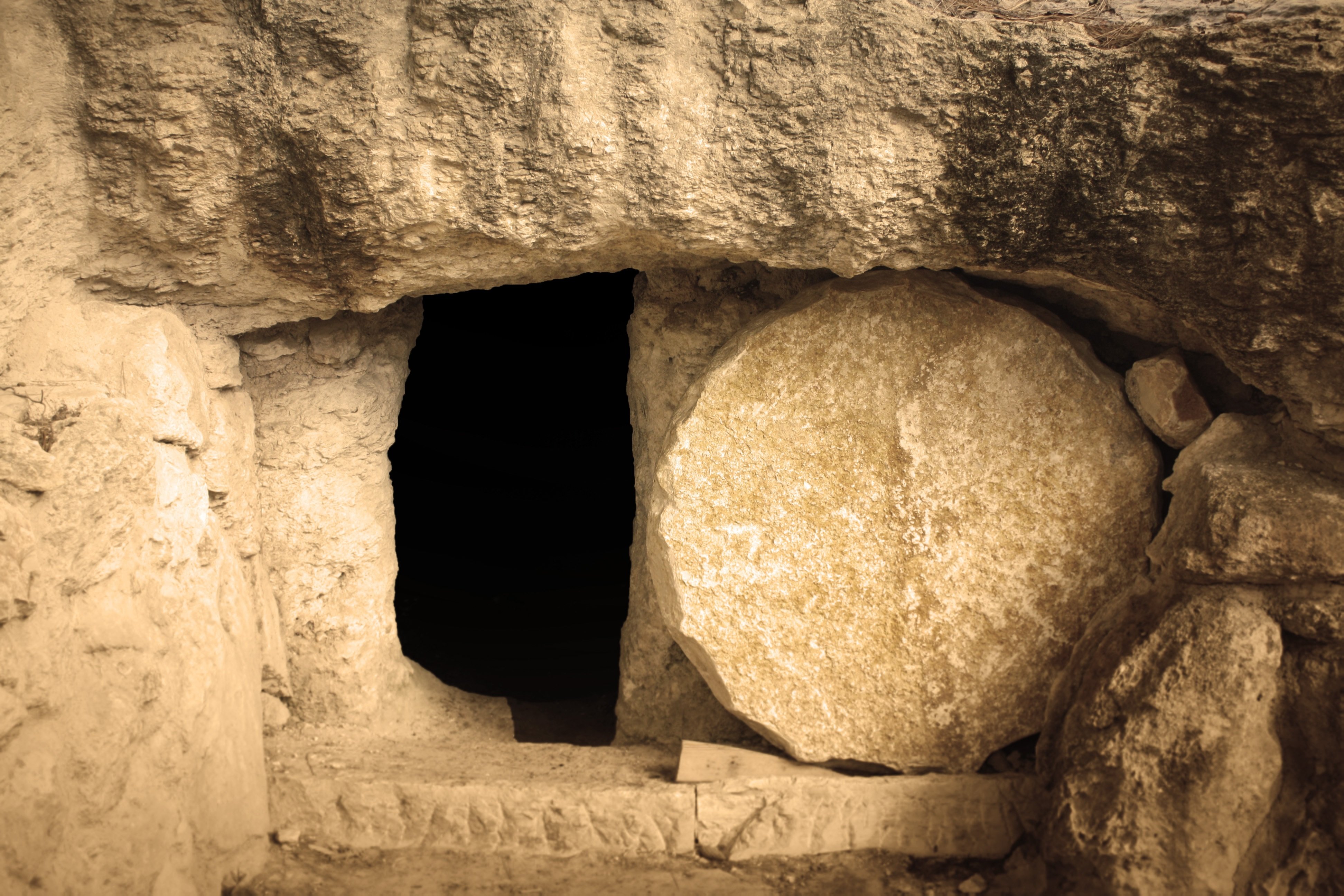 https://pixabay.com/photos/resurrection-jesus-yeshua-tomb-3268102/